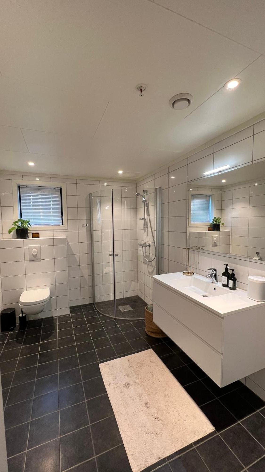 Downtown 2-bedroom Apartment *